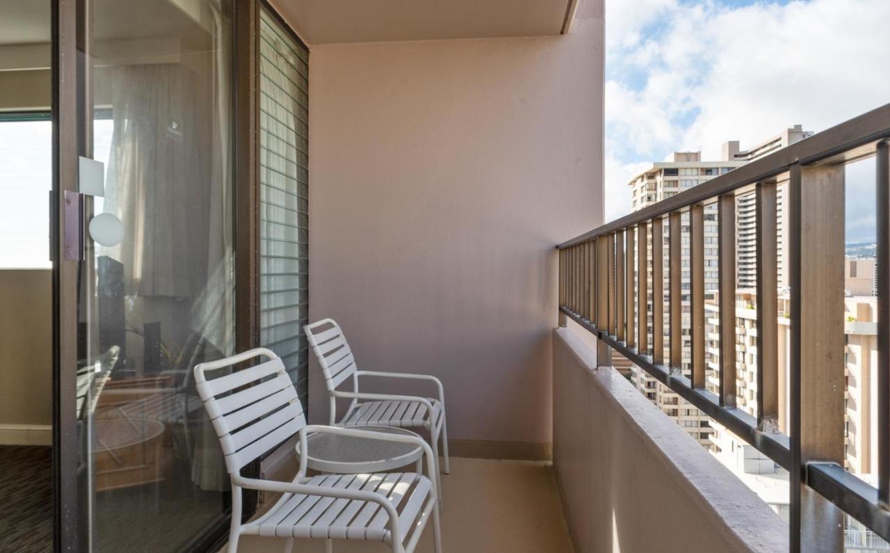 Private One Bedroom Condo, With Corporate Rental Car Savings Code Included, Free Onsite Parking Honolulu Exteriér fotografie